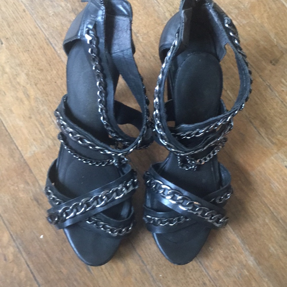 Vero cuoio heels black leather w/chain